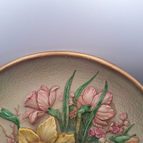 VINTAGE 1950'S BOSSONS ENGLAND HAND PAINTED CHALKWARE WALL PLATE 3D DAFFODILS - Picture 10 of 11